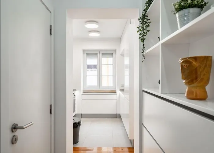 Stylish T2 In By Lisbeyond Lisboa