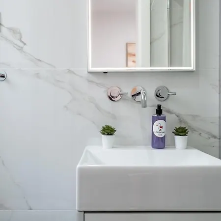 Stylish T2 In By Lisbeyond