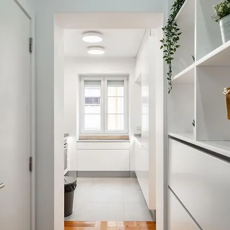 Stylish T2 In By Lisbeyond Lizbona