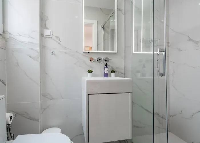 Stylish T2 In By Lisbeyond Apartman